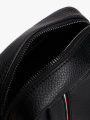 Borsa tommy hilfiger reporter con tracolla e logo in metallo